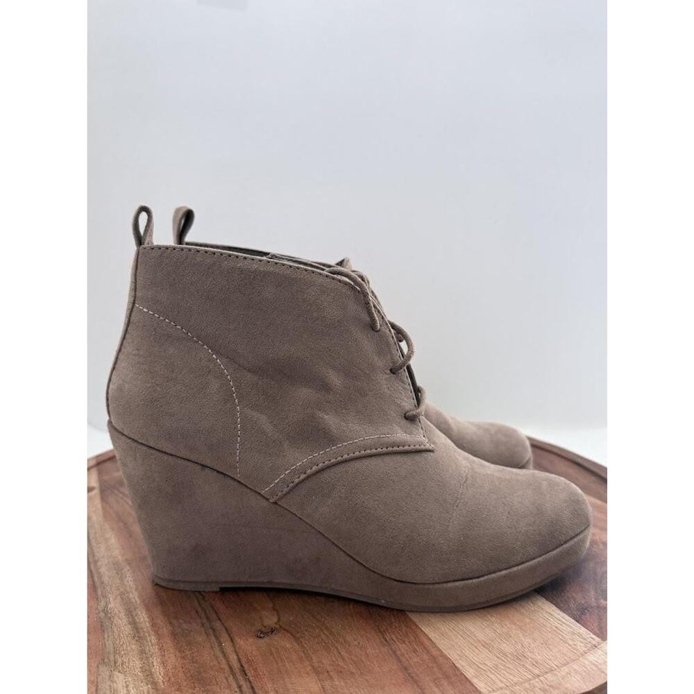 dv by Dolce Vita Boots Womens Size 7.5 Taupe Wedge Ankle Booties Lace Up‎ Zip